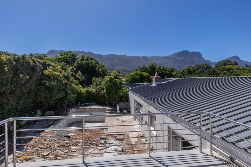 5 Bedroom Property for Sale in Constantia Western Cape